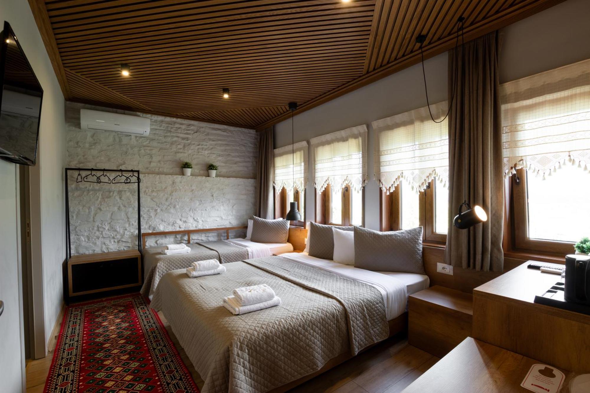 The Stone Sky Hotel Gjirokastër 外观 照片