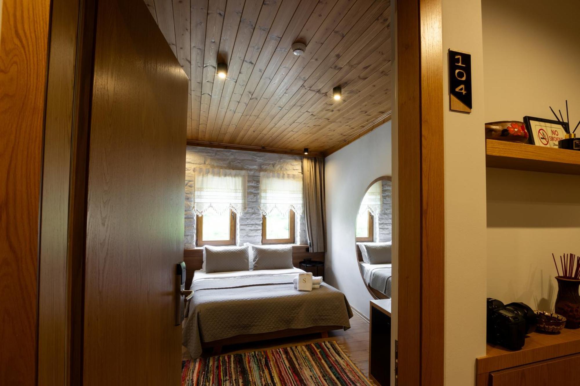 The Stone Sky Hotel Gjirokastër 外观 照片