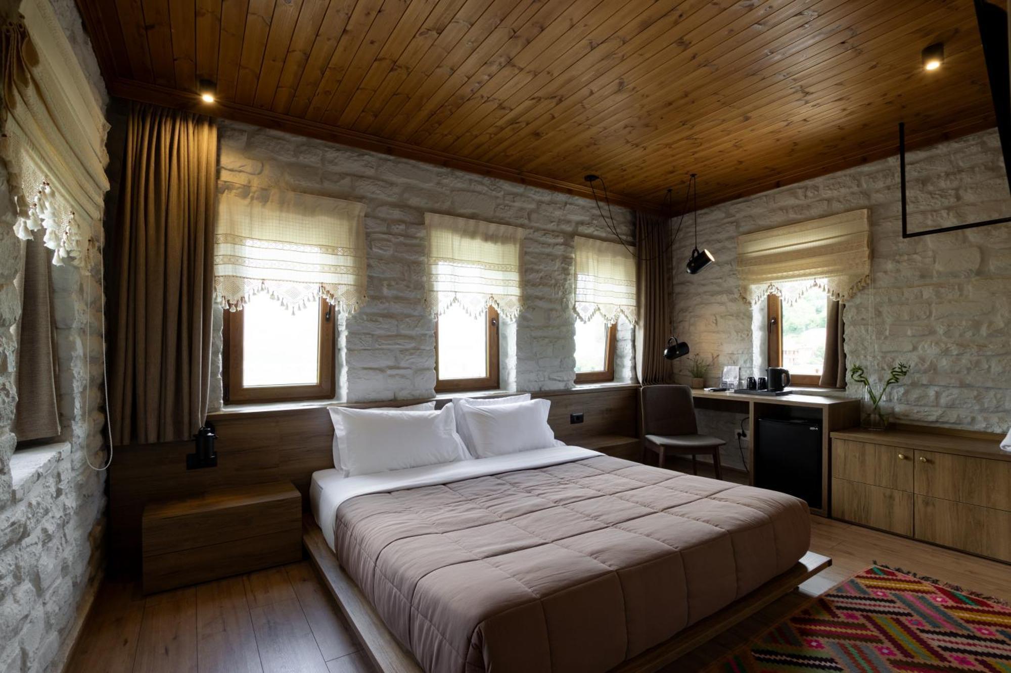 The Stone Sky Hotel Gjirokastër 外观 照片