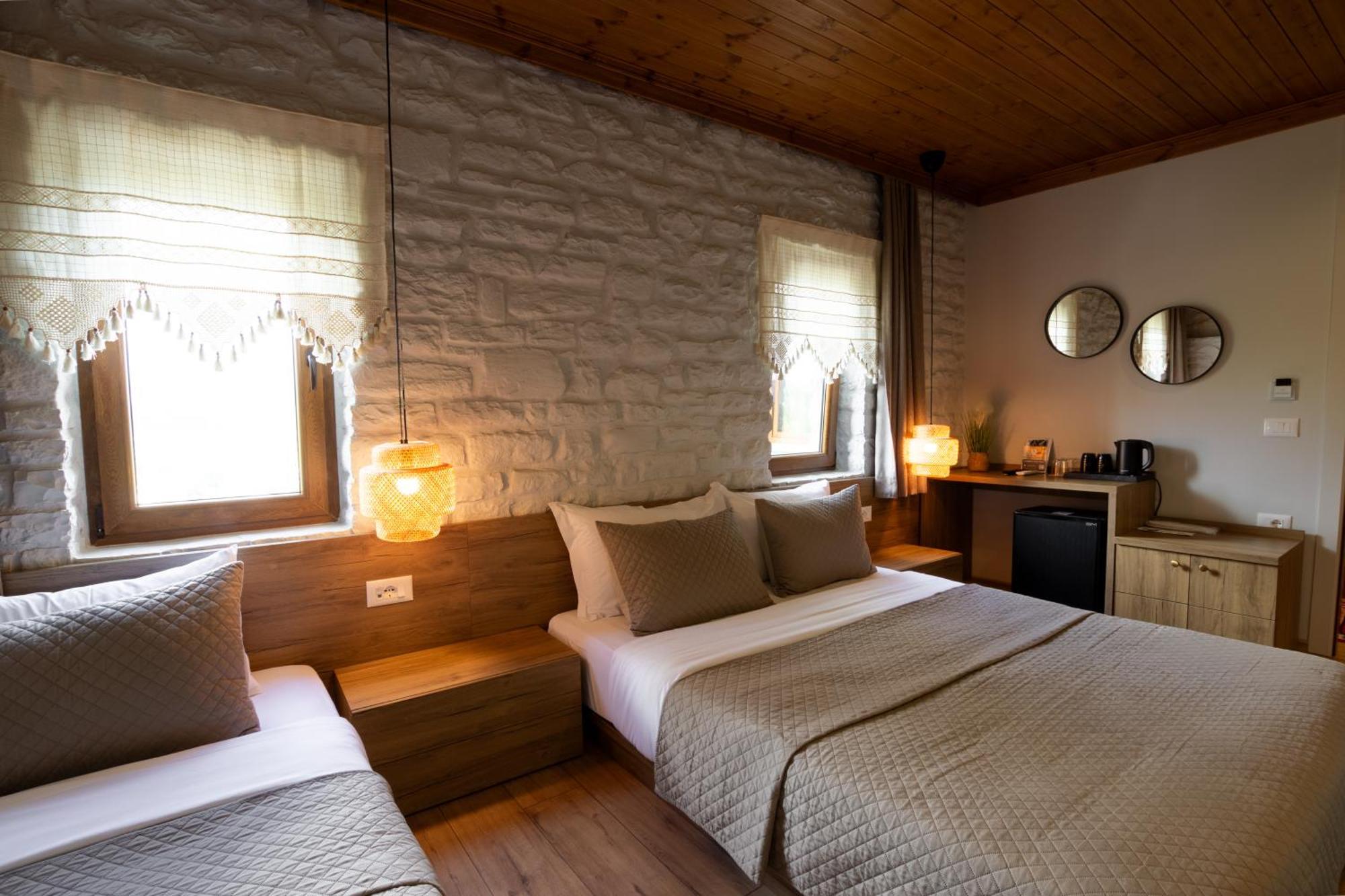The Stone Sky Hotel Gjirokastër 外观 照片