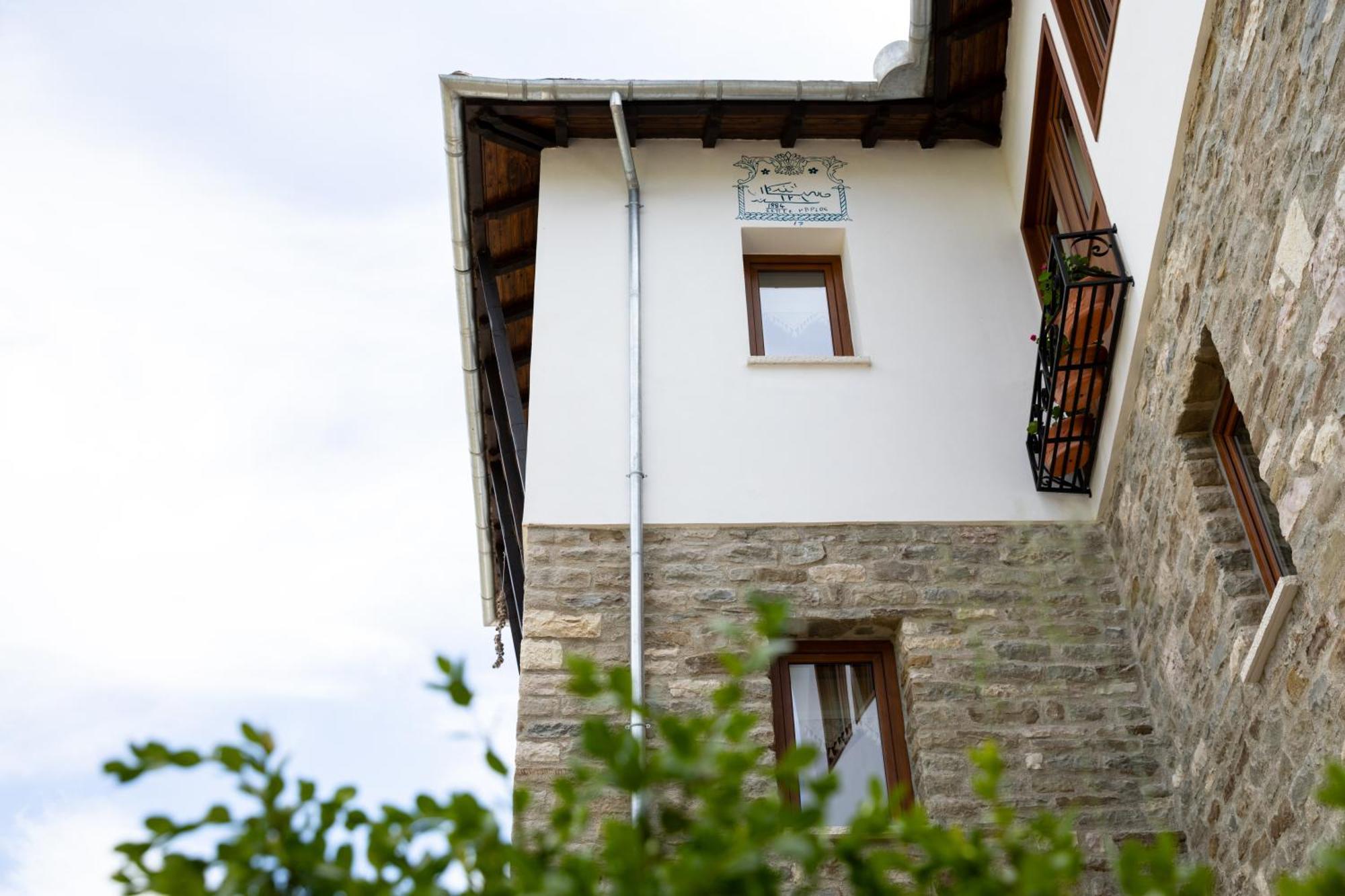The Stone Sky Hotel Gjirokastër 外观 照片